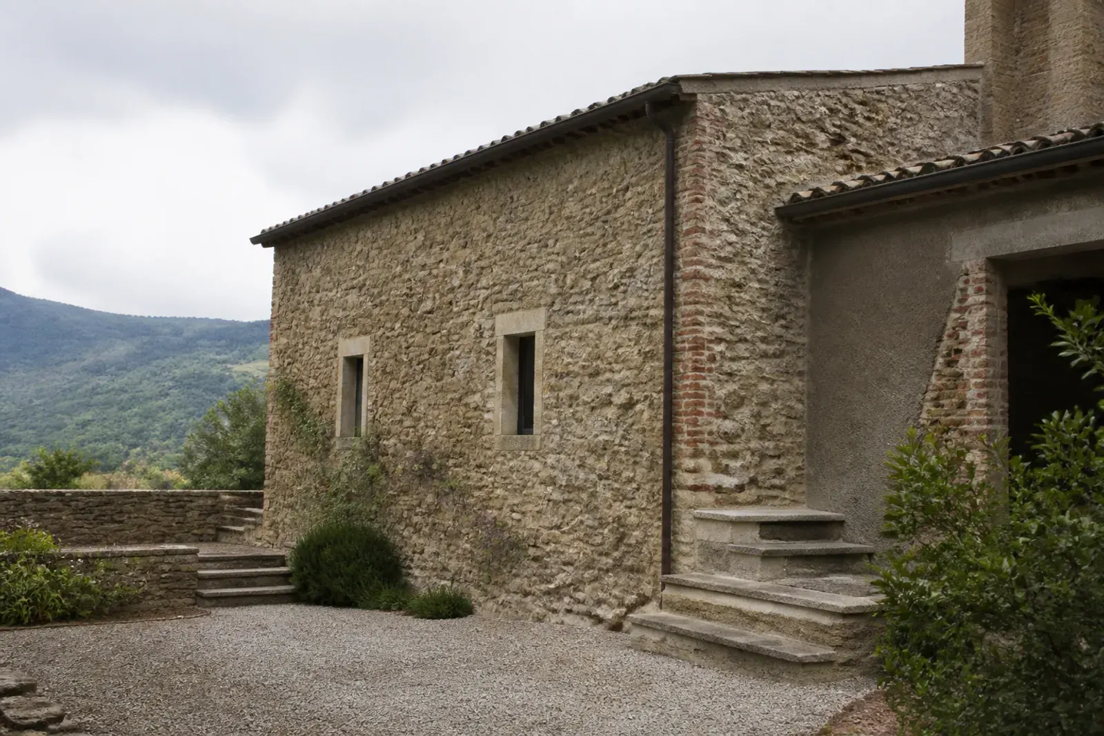 Pulizia di una facciata in pietra a Marostica