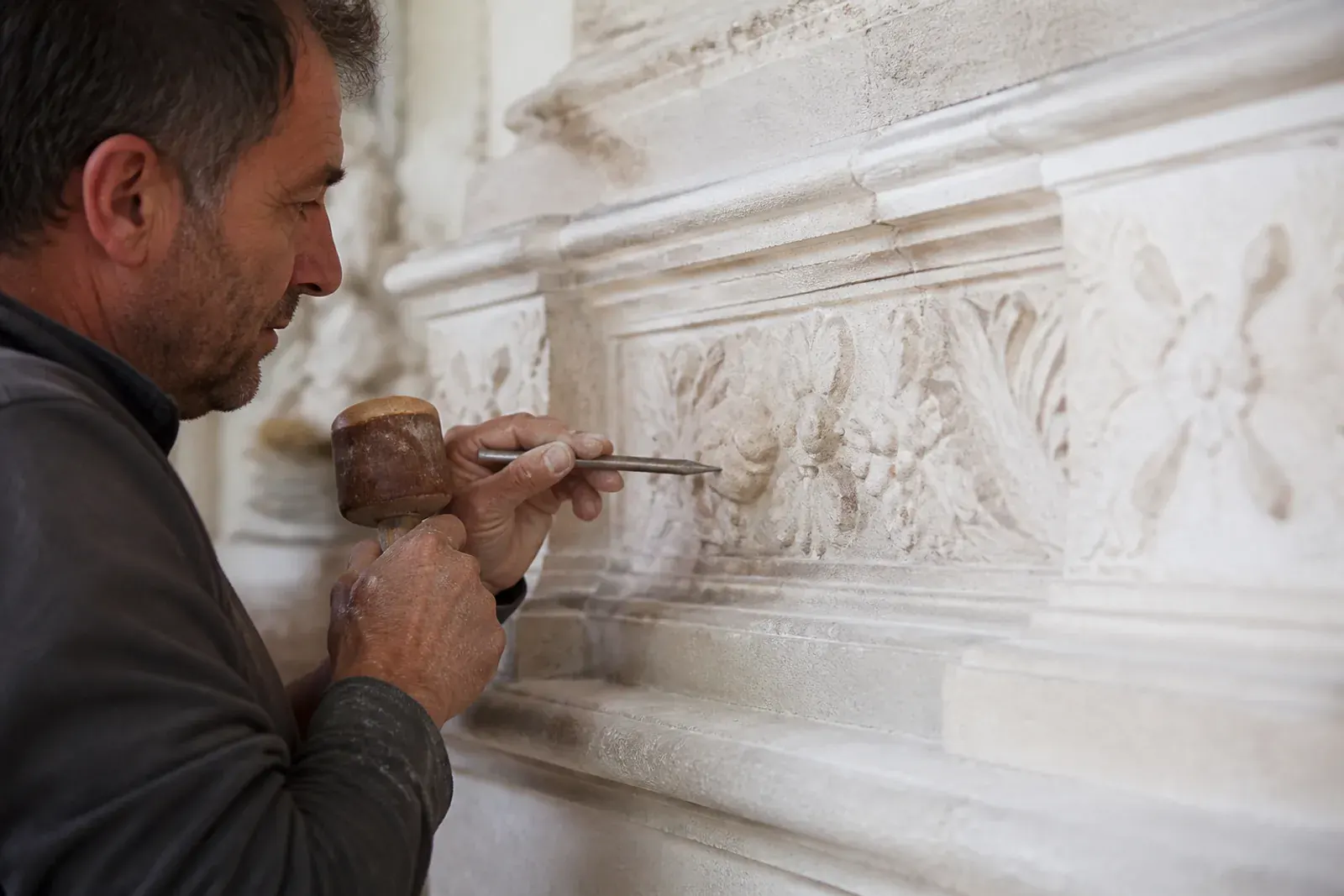 Pulizia di una facciata in pietra a Marostica