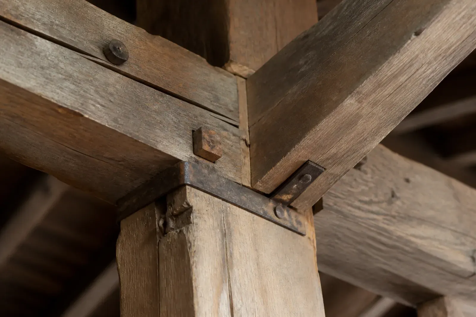Nodo di carpenteria di una capriata in legno