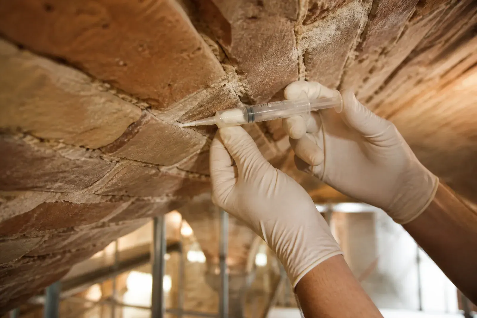 Restauro edifici storici: consolidamento di una volta con iniezioni