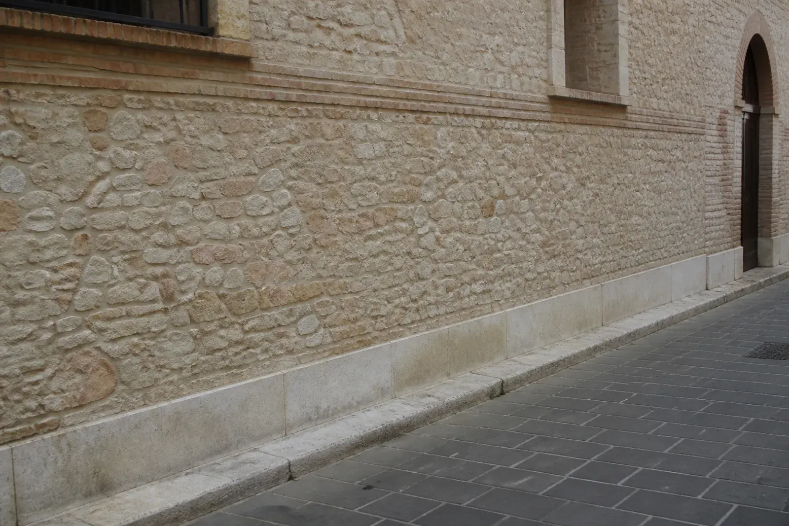Dopo: Rimozione graffiti: prima e dopo l'intervento